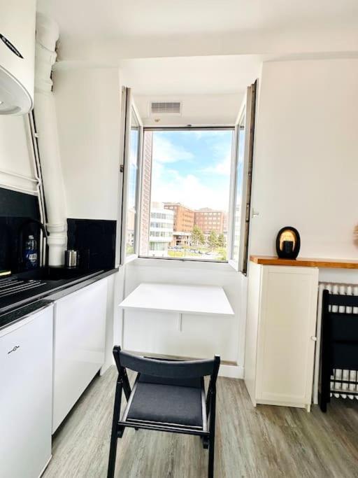 Appartement Vue Tour Eiffel Ligne 14 A Cote De Paris Gentilly Eksteriør bilde
