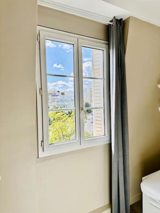 Appartement Vue Tour Eiffel Ligne 14 A Cote De Paris Gentilly Eksteriør bilde